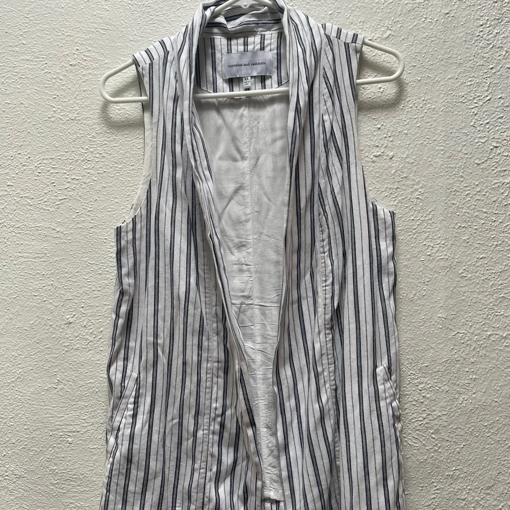 Anthropologie Cupcake And Cashmere Eliza Vest - Picture 3 of 4